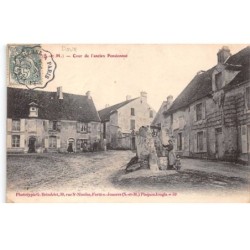 77 - DOUE - SAN67345 - Cour de l'ancien Pensionnat