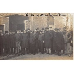 92 - N°82231 - BOULOGNE BILLANCOURT - Sortie des Métiers Renaud Frères - Carte photo, vendue en l'état