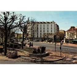 92.AM11079.La Garenne-Colombes.Place Jean Baillet.Edit Raymon.92-380.CPSM 15x10 cm