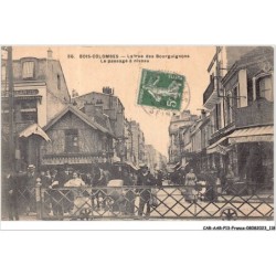 CAR-AARP13-1084 - FRANCE - BOIS-COLOMBES - LA RUE DES BOURGUIGNONS - LE PASSAGE A NIVEAU