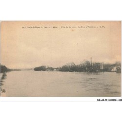 CAR-ACBP7-0503-92 - Inondation de janvier 1910 - L'ile de la jatte - Le pont d'asnières