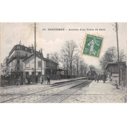 92.AM17691.Nanterre.N°16.Arrivée d'un train en gare