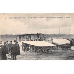 92 - Issy les Moulineaux - SAN22393 - Sur le Champ d'Aviation - Essais d'appareil (monoplan et biplan)