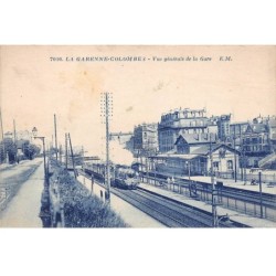 92.AM17705.La Garenne Colombes.N°7016.Vue générale de la gare.Train