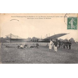 92 - ISSY LES MOULINEAUX - SAN54862 - M Latham vient atterrir dans le parc de son Château de Maillebois