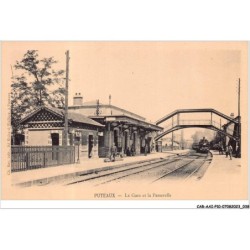 CAR-AAIP10-92-0882 - PUTEAUX - La gare et la passerelle