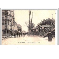 92.COLOMBES.LE PASSAGE A NIVEAU.