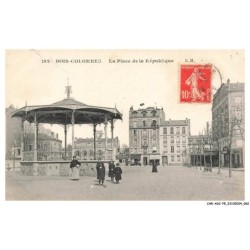 CAR-ADCP5-0349-92 - BOIS-COLOMBES - La place de la république