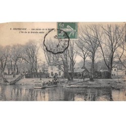 92 .n°106685 . courbevoie . l ile de la grande jatte .les bords de seine .barque .