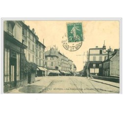 92.SEVRES.LA GRANDE RUE PRISE DE L'EGLISE.EPICERIE.VINS ET LIQUEURS