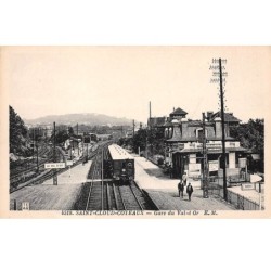 92 .n°109218. saint cloud coteaux .train .la gare du val d or .