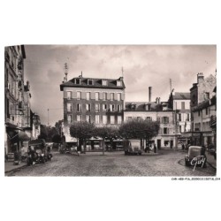 CAR-AEGP16-1012-92 - SURESNES - La place du général leclerc