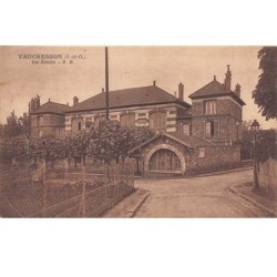 92 . n°53166. VAUCRESSON. Les écoles